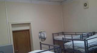 Гостиница Hostel 24х7 Вологда Кровать в общем 10-местном номере для мужчин и женщин-3